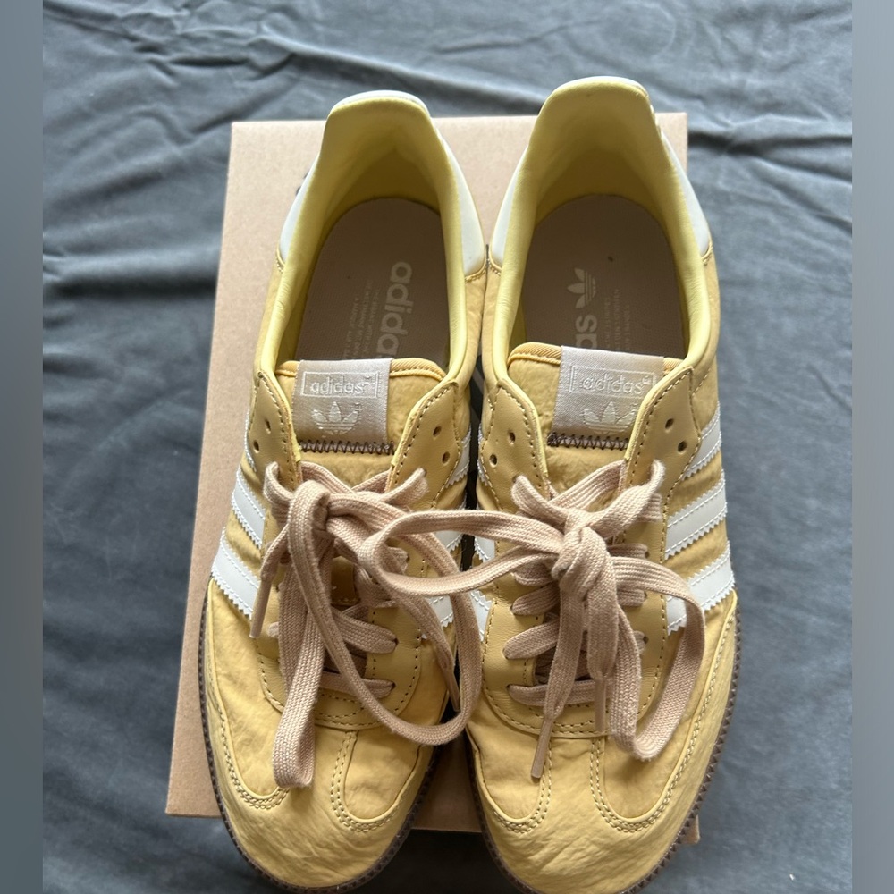 Samba OG "Reflective Nylon Oat"